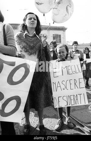 Mailand (Italien), 1976, eine Demonstration für die Rechte der Frauen und für die Verteidigung der Abtreibung Gesetz Stockfoto