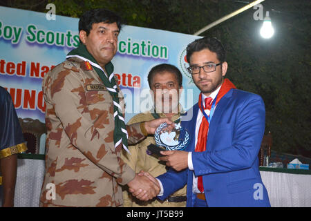 QUETTA, Pakistan. Juli-30 2017: Inspector General Frontier Corps' FC Kräfte' Balochistan Major General Nadeem Anjum die beste Performance Award Stockfoto