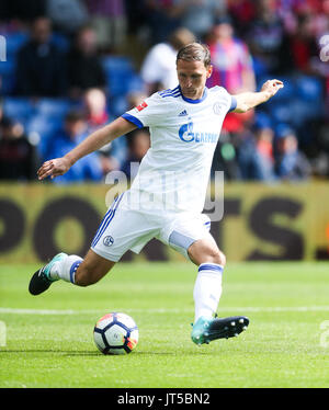 FC Schalke Benedikt Howedes während der Vorsaison Freundschaftsspiel im Selhurst Park, London. Stockfoto