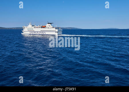 Jadrolinija Fähre zwischen den Inseln von Kroatien Adria Stockfoto