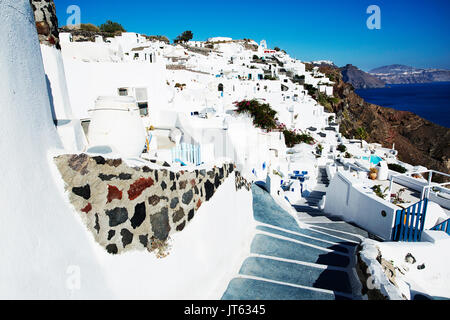 Detail der Straßen in der Stadt Oia. Insel Santorin in Griechenland Stockfoto