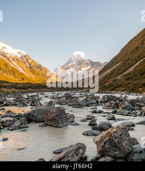 Sunrise, Hooker Fluss, Mount Cook, Mount Cook Nationalpark, Südliche Alpen, Hooker Valley, Canterbury, Südinsel, Neuseeland Stockfoto