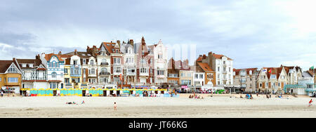 Malo-les-Bains (Frankreich): Villen entlang der Uferpromenade Stockfoto