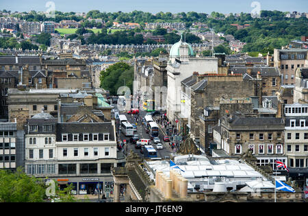 Mit Blick auf das Dach des RSA auf dem Damm in Hannover Straße und der New Town von Edinburgh. Stockfoto