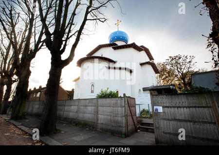 London Russische Orthodoxe Kirche im Ausland in Chiswick, UK. Die Kathedrale der Mariä der Mutter Gottes und der königlichen Märtyrer. Stockfoto