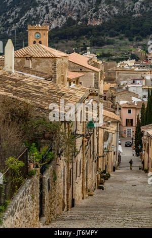 Carrer del Calvari, eine Treppe bzw. ein Perron in Pollença, Mallorca, Balearen, Spanien Stockfoto