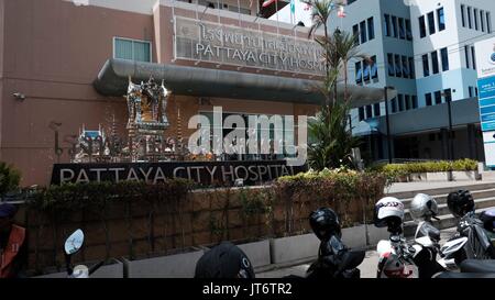 Festzelt an der Pattaya Kliniken Stadtkrankenhaus Gemeinschaft Organisation health care Soi Buakhao Pattaya Thailand Stockfoto