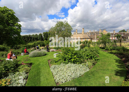 Sommer Blick auf Boughton House und Gärten; Boughton Dorf; Northamptonshire, England, Großbritannien Stockfoto