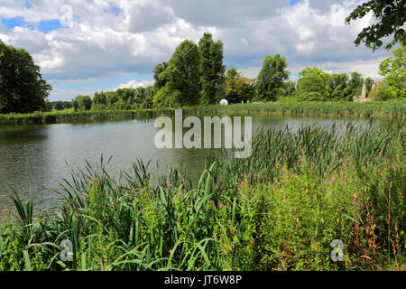 Sommer Blick auf Boughton House und Gärten; Boughton Dorf; Northamptonshire, England, Großbritannien Stockfoto