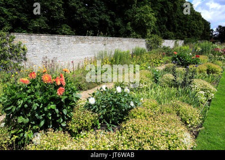 Sommer Blick auf Boughton House und Gärten; Boughton Dorf; Northamptonshire, England, Großbritannien Stockfoto