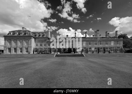 Sommer Blick auf Boughton House und Gärten; Boughton Dorf; Northamptonshire, England, Großbritannien Stockfoto