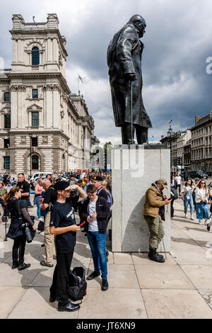 British Army Veterans Sammeln im Parlament Platz vor der Teilnahme an einer Demonstration gegen den Terror, London, UK Stockfoto