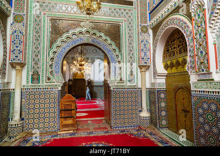 Moulay Idriss II.-Moschee. Souk Medina von Fes, Fes el Bali. Marokko, Maghreb Nordafrika Stockfoto