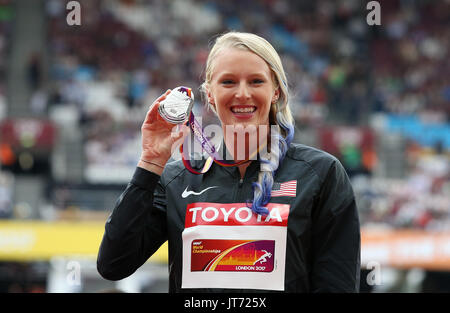 USAS Sandi Morris mit ihrer Silbermedaille im Stabhochsprung der Frauen tagsüber vier der IAAF Weltmeisterschaften 2017 im London Stadium. PRESSEVERBAND Foto. Bild Datum: Montag, 7. August 2017. Vgl. PA Geschichte Leichtathletik-Welt. Bildnachweis sollte lauten: Martin Rickett/PA Wire. Einschränkungen: Nur zur redaktionellen Verwendung. Keine Übertragung von Ton- oder bewegte Bilder und keine video-Simulation. Stockfoto