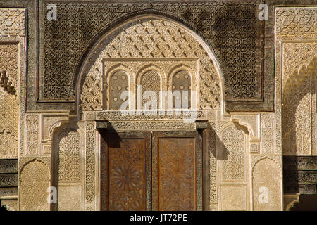 Die Madrasa Medersa Bou Inania oder Bu Inaniya. Souk Medina von Fes, Fes el Bali. Marokko, Maghreb Nordafrika Stockfoto