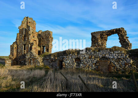 Die Ruine von Newark Castle auf der Fife Coastal Path in der Nähe von St. Monans im East Neuk von Fife, Schottland, Großbritannien Stockfoto