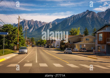 Auf den Straßen von Canmore in den kanadischen Rocky Mountains. Stockfoto