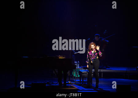 Liverpool, Großbritannien. 7. August 2017. Russisch-amerikanische Sängerin geboren, Regina Spektor, führt das vorletzte Konzert ihrer UK-Tour im Sommer. Die Tour stellt Ihren zweiten UK-Tour zur Unterstützung ihres Hochgelobten siebten Album "Denken Sie daran, uns zu leben". © Paul Warburton Stockfoto