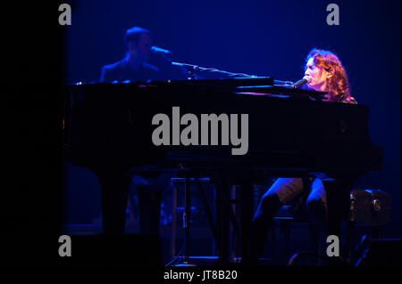 Liverpool, Großbritannien. 7. August 2017. Russisch-amerikanische Sängerin geboren, Regina Spektor, führt das vorletzte Konzert ihrer UK-Tour im Sommer. Die Tour stellt Ihren zweiten UK-Tour zur Unterstützung ihres Hochgelobten siebten Album "Denken Sie daran, uns zu leben". © Paul Warburton Stockfoto