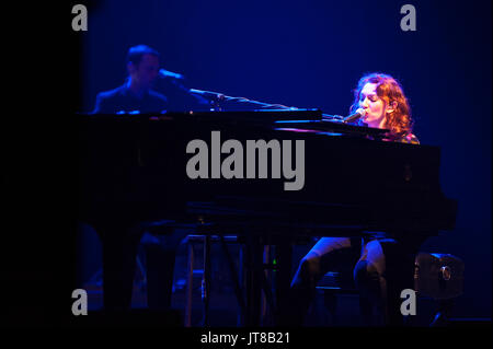 Liverpool, Großbritannien. 7. August 2017. Russisch-amerikanische Sängerin geboren, Regina Spektor, führt das vorletzte Konzert ihrer UK-Tour im Sommer. Die Tour stellt Ihren zweiten UK-Tour zur Unterstützung ihres Hochgelobten siebten Album "Denken Sie daran, uns zu leben". © Paul Warburton Stockfoto