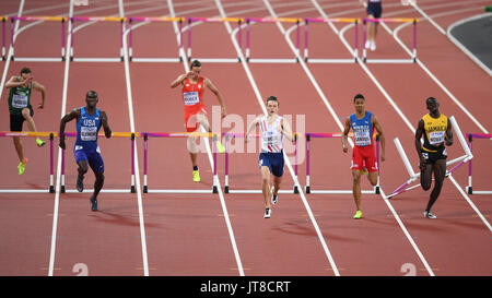 London, Großbritannien. 7. August 2017. Kerron Clement (USA) auf dem Weg zu seinem 400m Hürden gewinnen Halbfinale an der London Stadion, am vierten Tag der Leichtathletik-WM in London 2017. Credit: Stephen Chung/Alamy leben Nachrichten Stockfoto