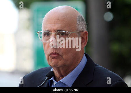 Hollywood, Ca. 8 Aug, 2017. Jeffrey Tambor geehrt mit Stern auf dem Hollywood Walk of Fame in Hollywood, Kalifornien, am 8. August 2017. Quelle: David Edwards/Medien Punch/Alamy leben Nachrichten Stockfoto