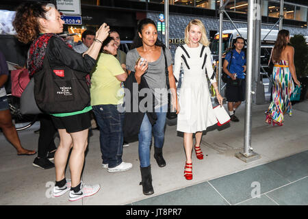 Florenz, Italien. 08 Aug, 2017. Die amerikanische Schauspielerin Naomi Watts wird gesehen im Florence Gould Hall Ankunft in New York am Dienstag, 08. (Foto: VANESSA CARVALHO/BRASILIEN FOTO PRESSE) Credit: Brasilien Foto Presse/Alamy leben Nachrichten Stockfoto