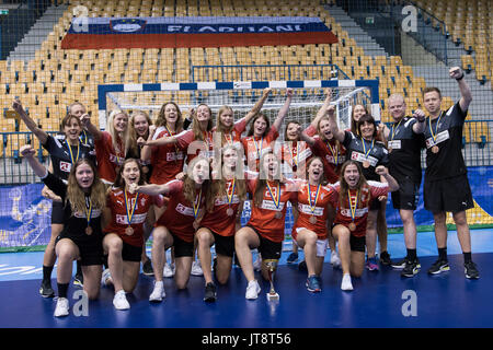 Celje, Slowenien. 6. August 2017. Team Dänemark auf dem Podium um den dritten Platz bei der Frauen Europameisterschaft in der Zlatorog Arena am 6. August 2017 in Celje, Slowenien. Bildnachweis: Rok Rakun/Pacific Press/Alamy Live-Nachrichten Stockfoto