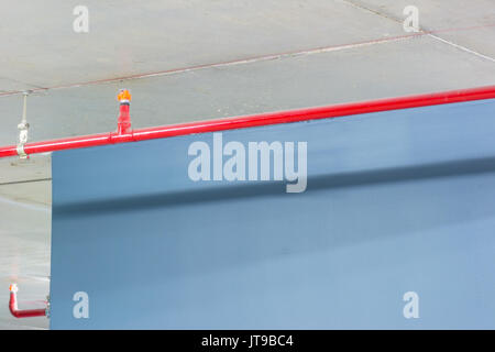 Rohrsysteme, pipeline auf den Aufbau der Decke. Stockfoto