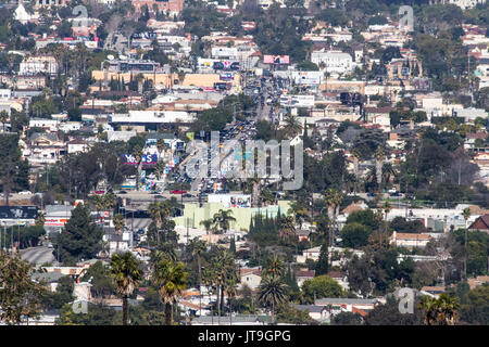 Der Hollywood Sign ist ein Wahrzeichen in den Hollywood Hills Gebiet des Mount Lee in den Santa Monica Mountains. Das Hollywood Zeichen mit Blick auf LA. Stockfoto