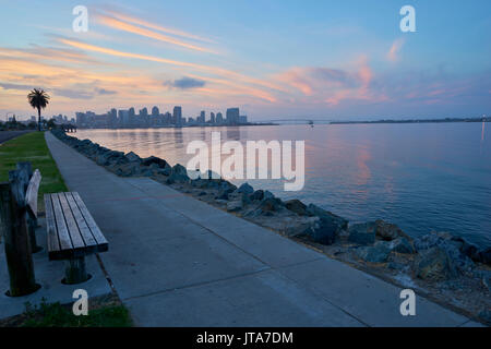 Blick vom Harbour Island in Richtung Downtown San Diego Stockfoto