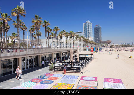 Barceloneta Beach, Port Olimpic, Mapfre Turm, Turm, Peix, Fisch Skulptur von Frank Owen Gehry, Barcelona, Katalonien, Spanien Stockfoto