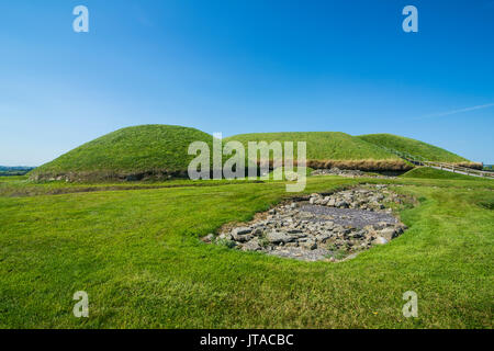 Knowth, Jungsteinzeit passage Grave, UNESCO, prähistorische Bru Na Boinne, das Tal des Flusses Boyne, Grafschaft Meath, Leinster, Irland Stockfoto