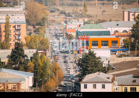 Gori, Shida Kartli Region, Georgia. Gori Stadtbild im sonnigen Herbsttag Stockfoto