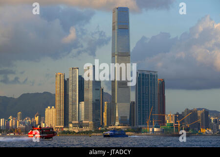 Die neue Skyline von Kowloon und Hong Kong höchstes Gebäude, das International Commerce Center ICC, Hong Kong, China. Stockfoto