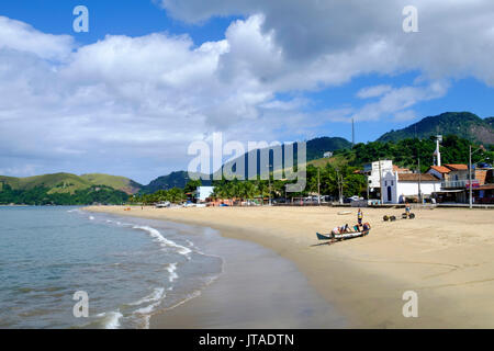 Der Strand in Santorini Dorf auf Ilha Grande, Grüne Küste Brasiliens, Brasilien Stockfoto