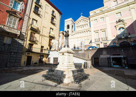 Carlo Alberto Platz vor der Kathedrale von Cagliari, Sardinien, Italien, Europa Stockfoto