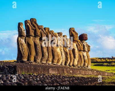 Moais in Ahu Tongariki, Rapa Nui Nationalpark, UNESCO Weltkulturerbe, Osterinsel, Chile Stockfoto