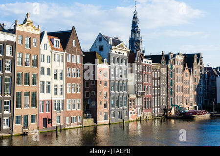 Alte giebelhäuser Gebäude in der Nähe der Damrak, Amsterdam, Niederlande, Europa Stockfoto