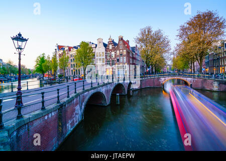 Keizersgracht in der Dämmerung, Amsterdam, Niederlande, Europa Stockfoto