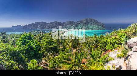 Panorama von Ko Phi Phi Don, wunderschönen tropischen Insel in Thailand, Südostasien, Asien Stockfoto