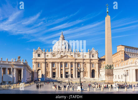 Petersplatz und St. Peters Basilica, Vatikanstadt, UNESCO-Weltkulturerbe, Rom, Latium, Italien, Europa