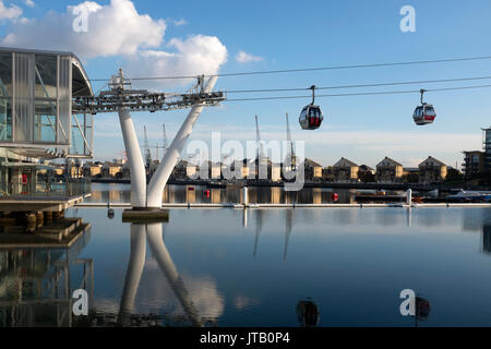 Emirates Air Line Cable Cars, London England Stockfoto