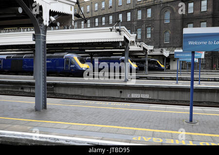 First Great Western Zug anreisen in der Paddington Station in West London UK KATHY DEWITT Stockfoto