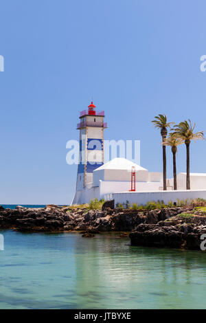 Santa Marta-Leuchtturm und Museum, Cascais, in der Nähe von Lissabon, Portugal. Stockfoto