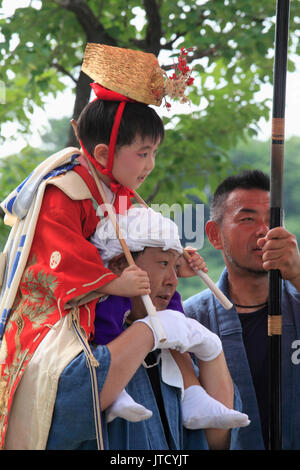 Japan, Tsushima, Owari Tenno Matsuri, Festival, Menschen, Chigo, das heilige Kind, Stockfoto