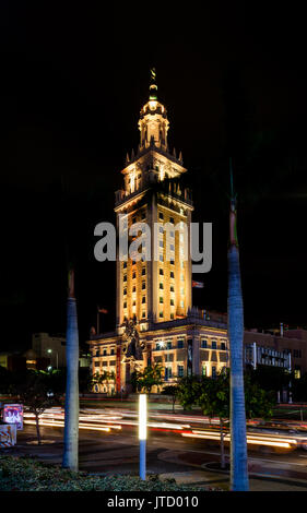 Hier mal einen Blick auf die Freedom Tower in Miami, Florida. 2008 Die Miami Wahrzeichen der Stadt war ein US National Historic Landmark erklärt. Stockfoto