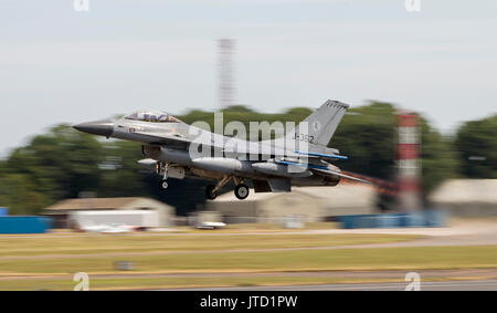 Royal Netherlands Air Force F-16AM, Kampf gegen Falcon, Abflug des Royal International Air Tattoo Stockfoto