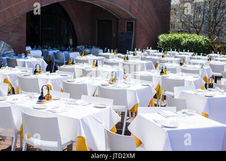 Tischset im Restaurant in New York im Freien serviert Stockfoto