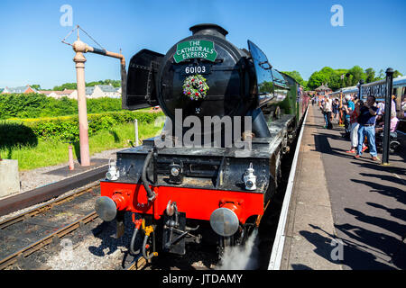 Weltberühmte ex-LNER Dampflok Nr. 60103 "Flying Scotsman" wartet, Bishops Lydeard Station auf der West Somerset Railway, England, UK abzuweichen. Stockfoto